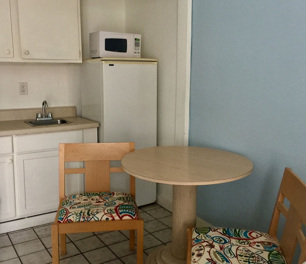The St Maurice Beach Inn 43/66