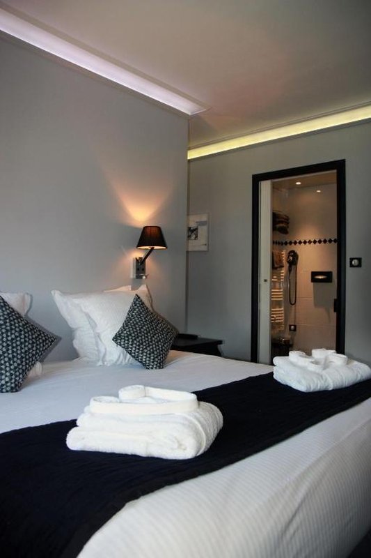 Henry Ii Hotel 18/59