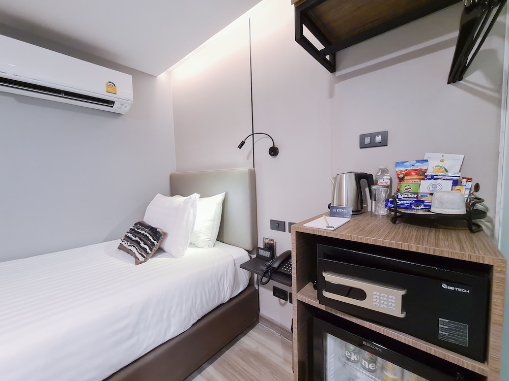 Compact, Standard, Single Bed