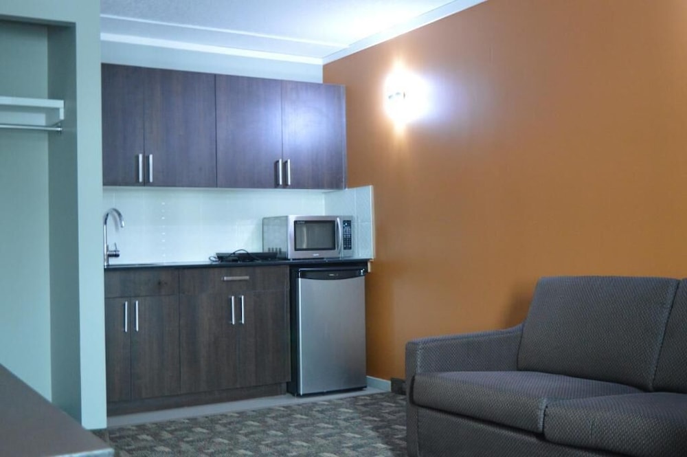 Airport Travellers Inn 10/51