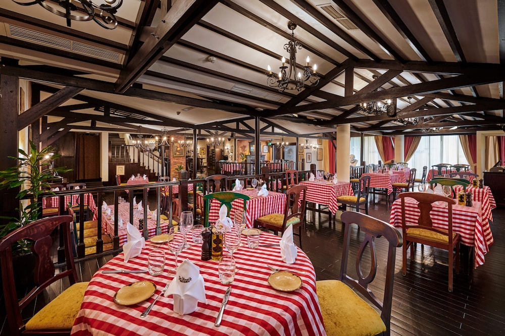 restaurant cafeteria