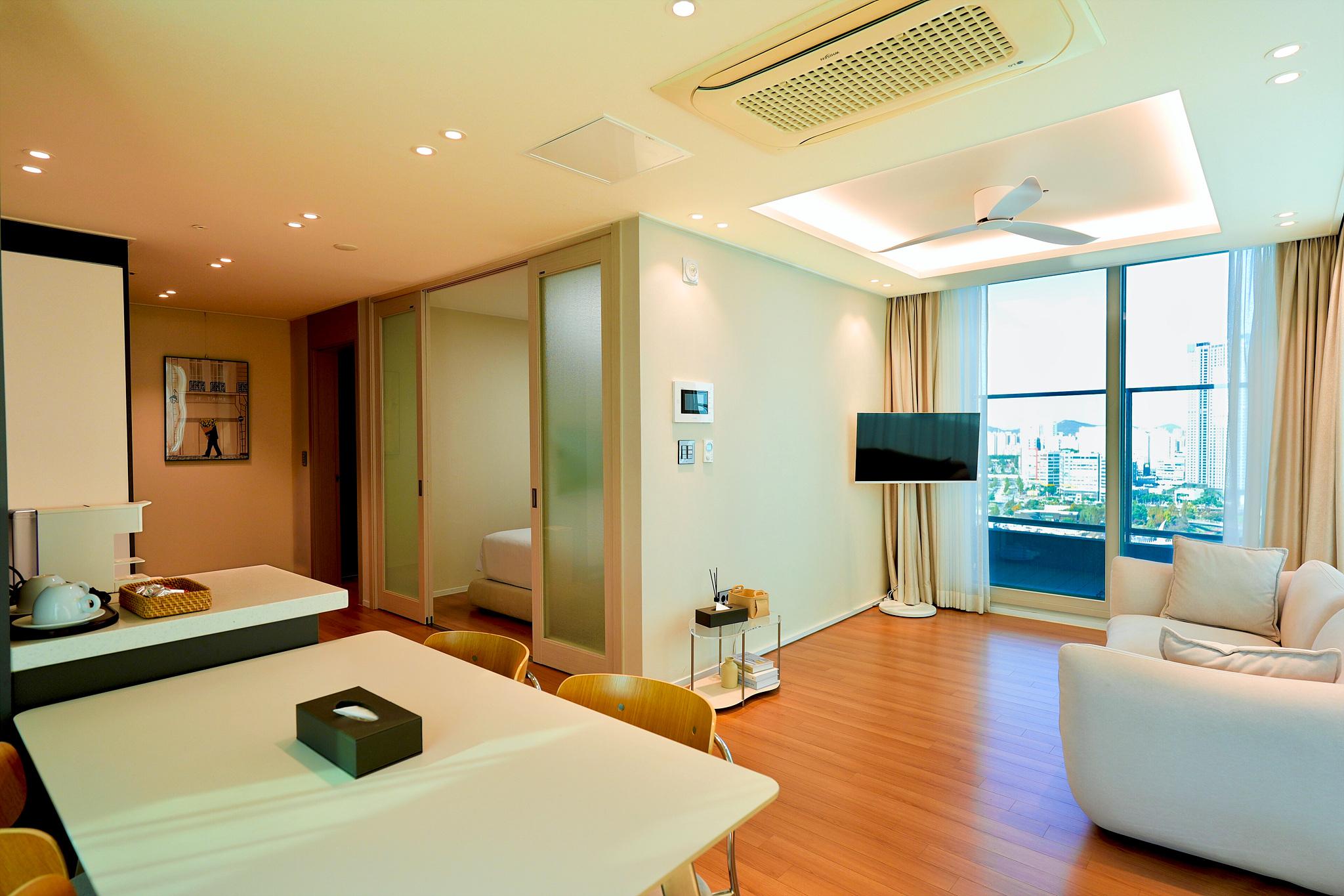 Pool, Spa, Suite