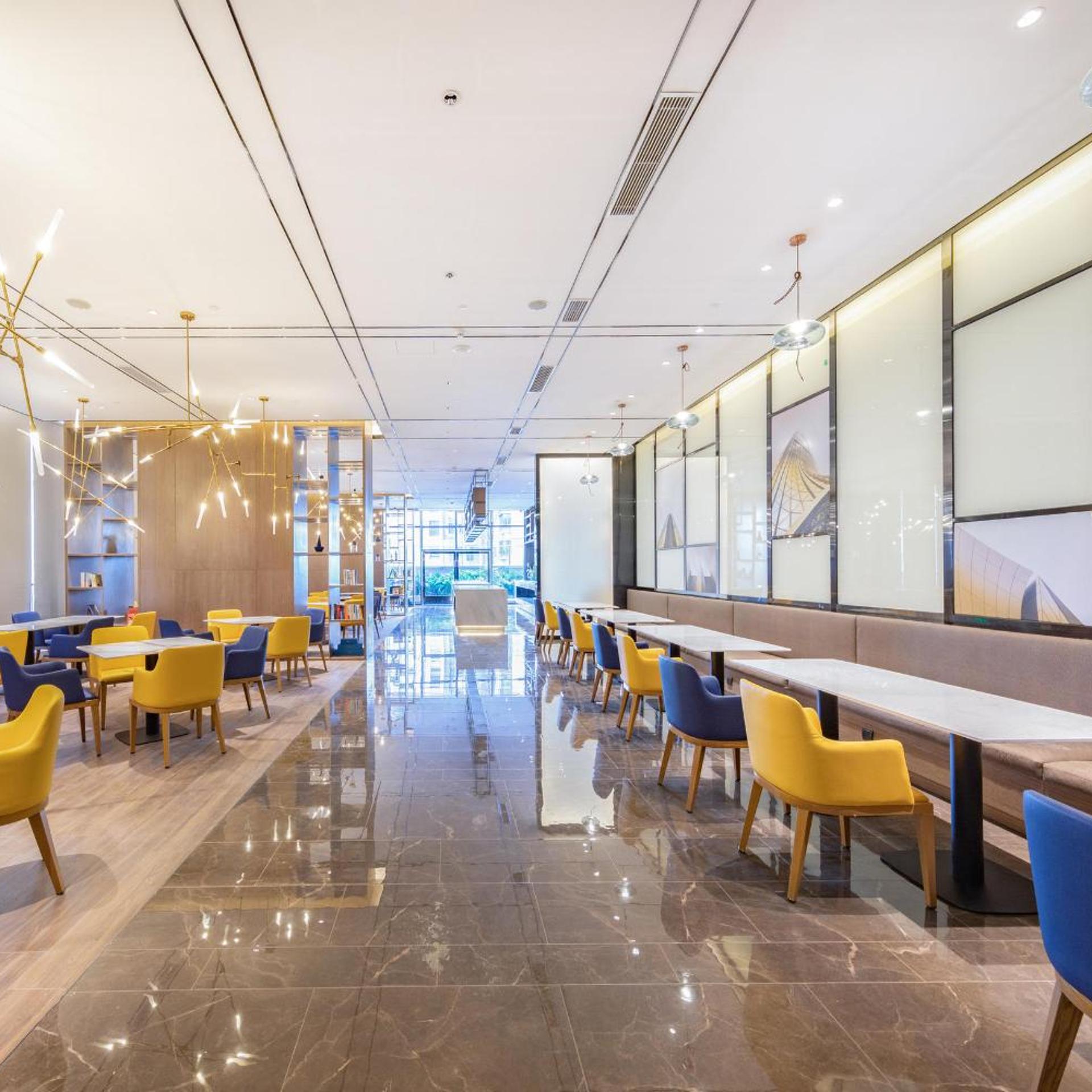 Atour Hotel (Zhongshan North Railway Station, V - PARK plaza) 21/28