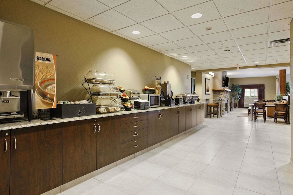 Microtel Inn & Suites By Wyndham Williston 8/36