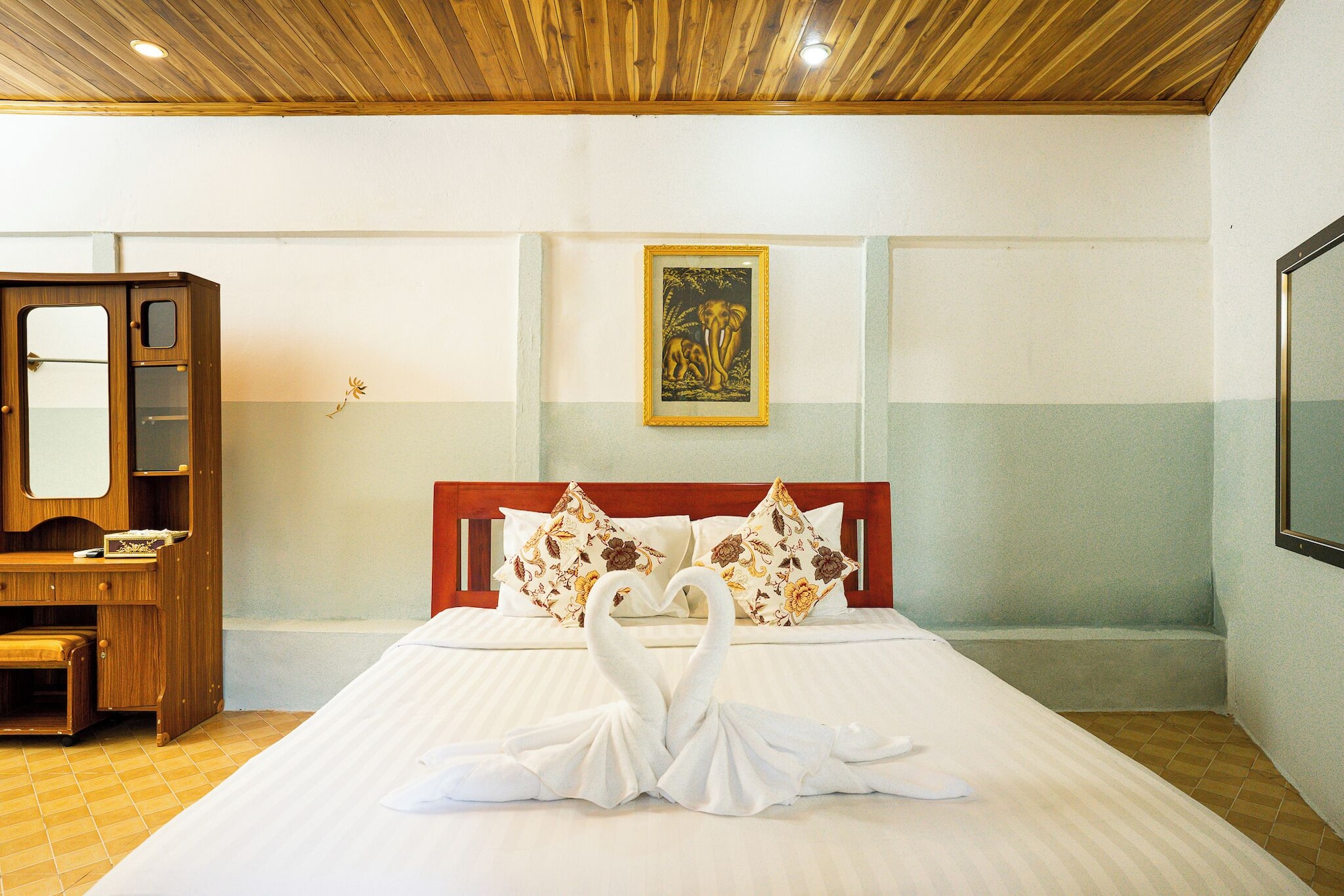 SUPERIOR, DOUBLE BED, GARDEN VIEW