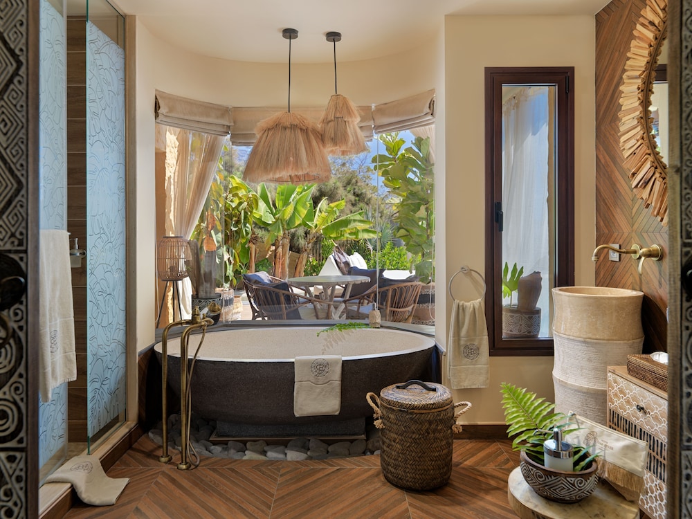 Royal River Luxury Hotel (Adults Only +16) 17/75