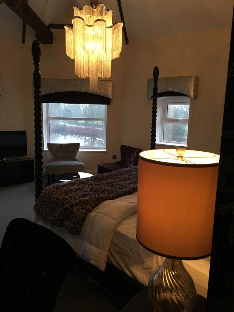 Boutique By Browns 28/36