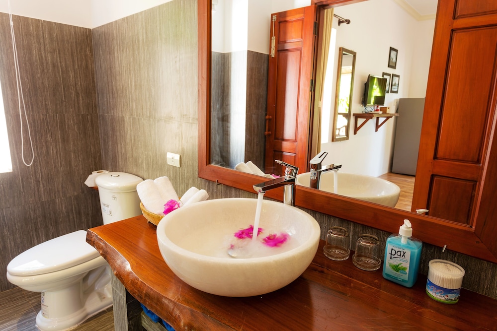 Red Flower Cottages Homestay 72/72