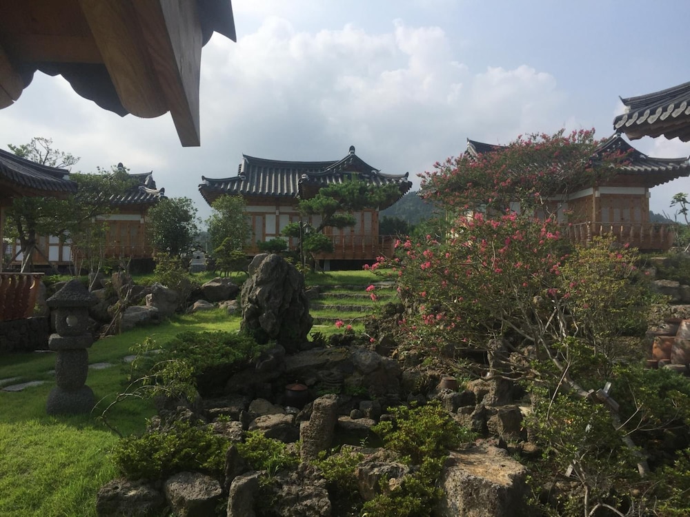 Canopus Resort Pension 36/50