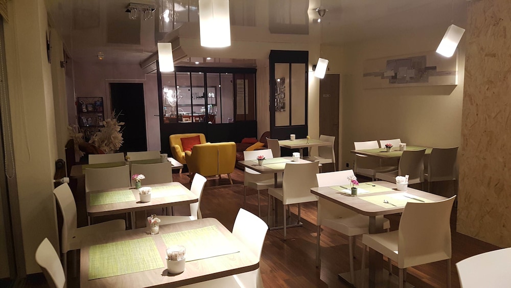 Brit Hotel Le Surcouf 37/42