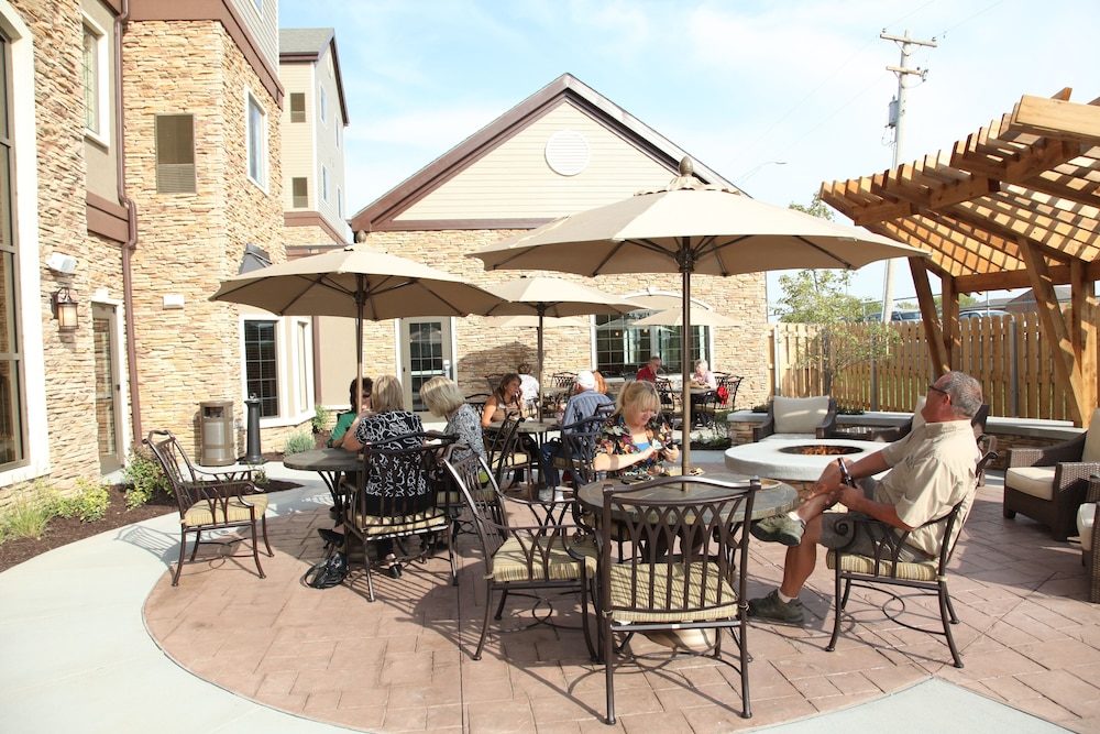 STAYBRIDGE SUITES LINCOLN NORTHEAST 42/59