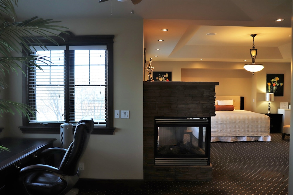 Westmount River Inn 31/48