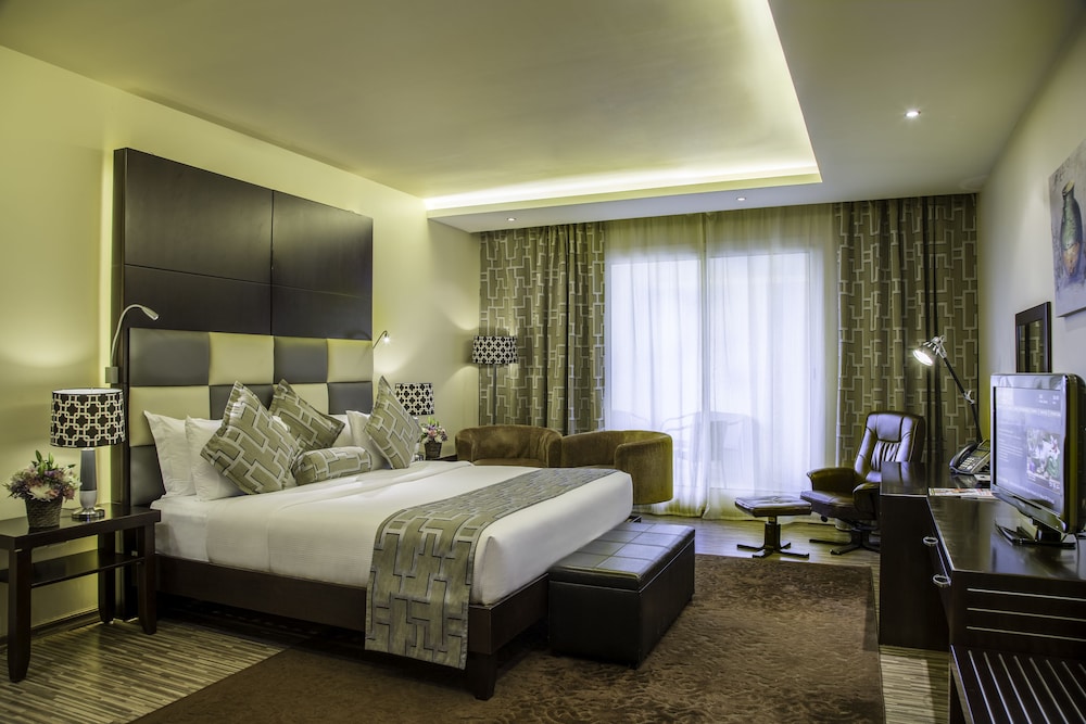 Metropolitan Al Mafraq Hotel 12/71