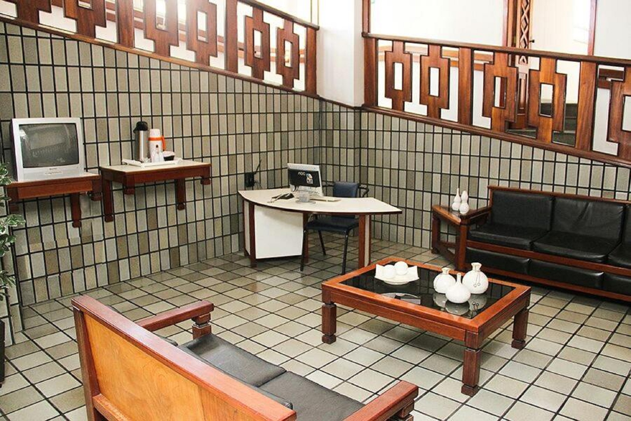 Shalako Hotel 18/30
