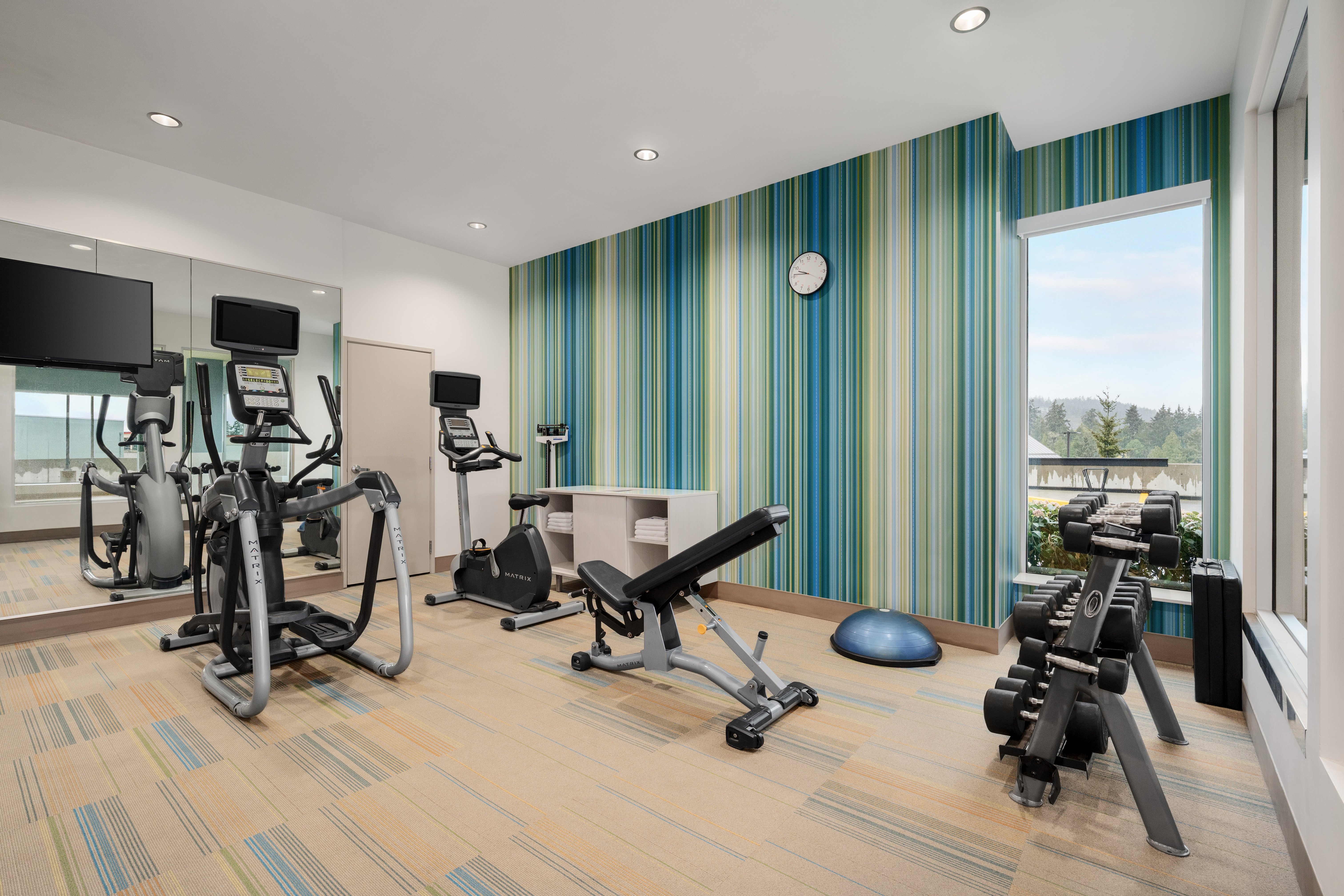 Holiday Inn Express And Suites Victoria Colwood 40/67