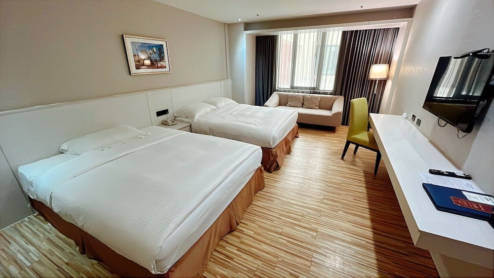 We Meet Hotel 25/68