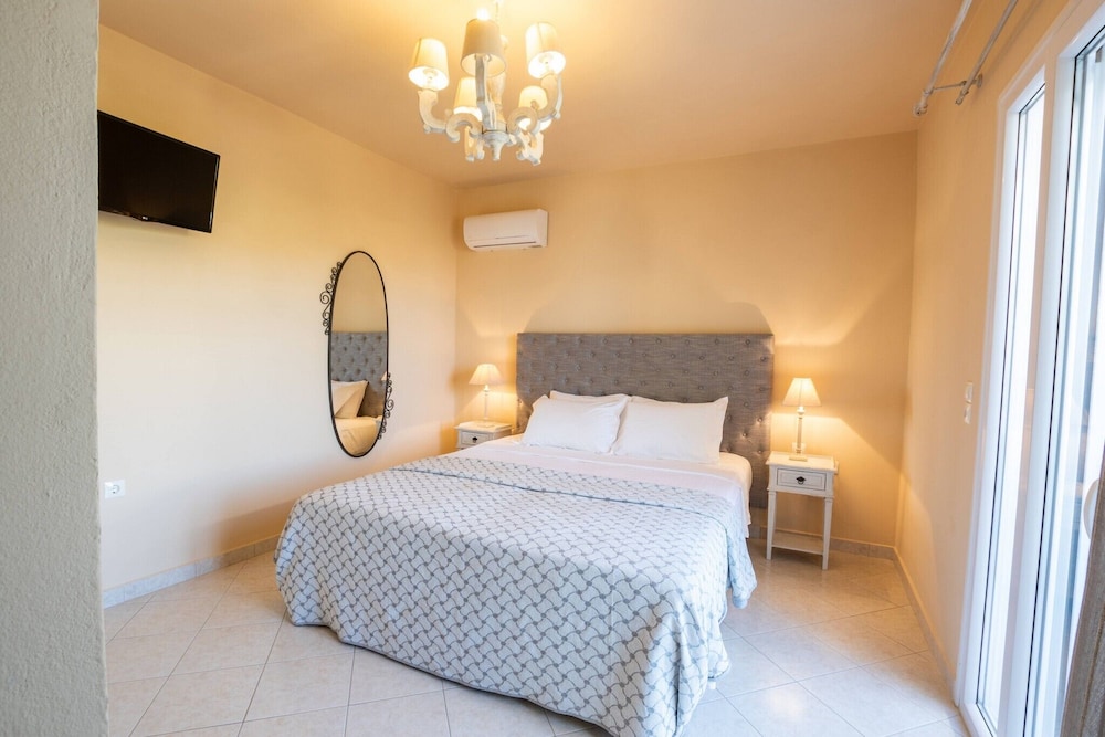 Elaia Villas 13/72