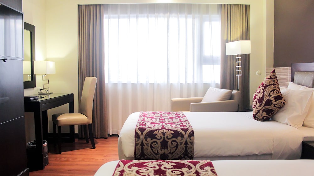 Brentwood Suites 15/38