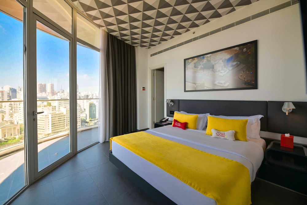 Small Ville Hotel 24/84