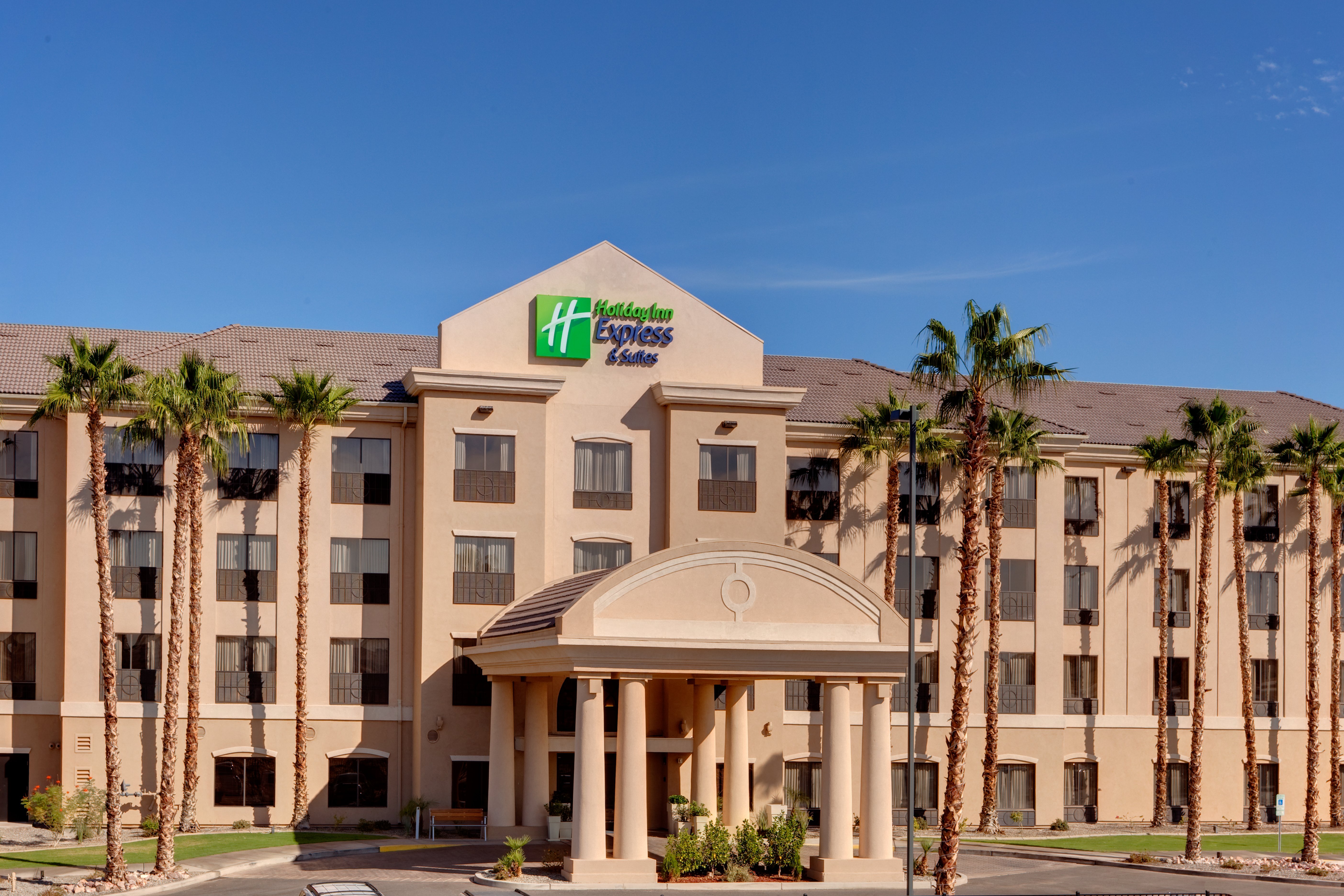 Holiday Inn Express Hotel Suites Yuma 8/79