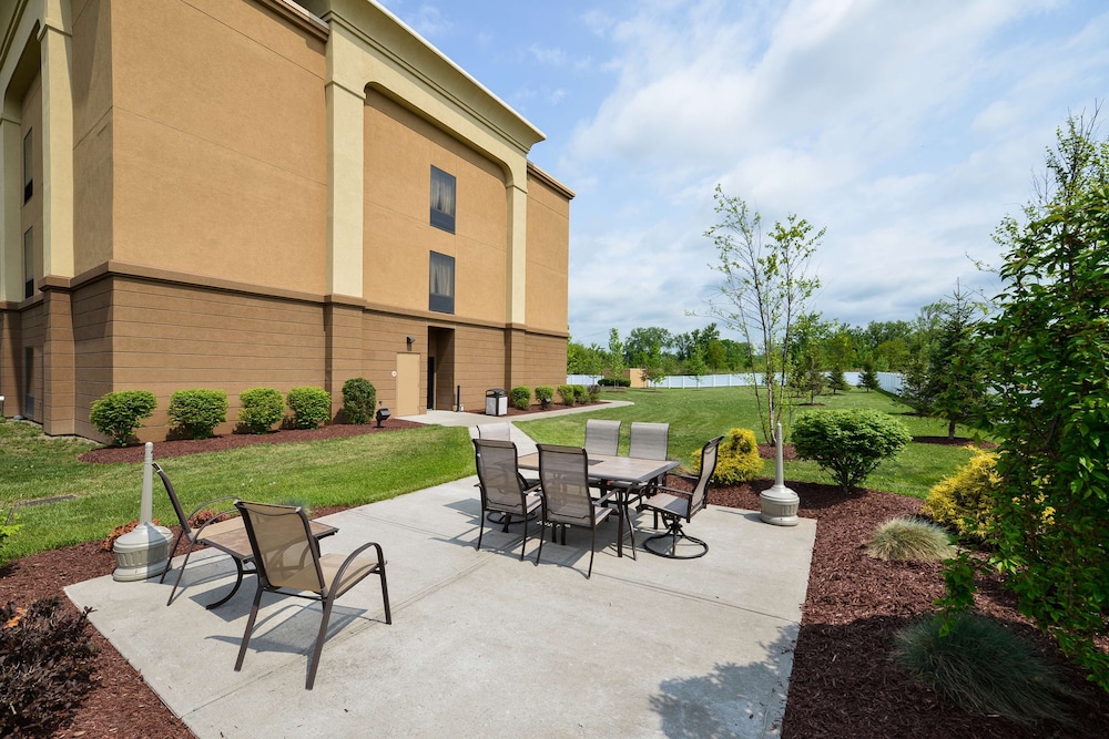 Hampton Inn Utica 3/31