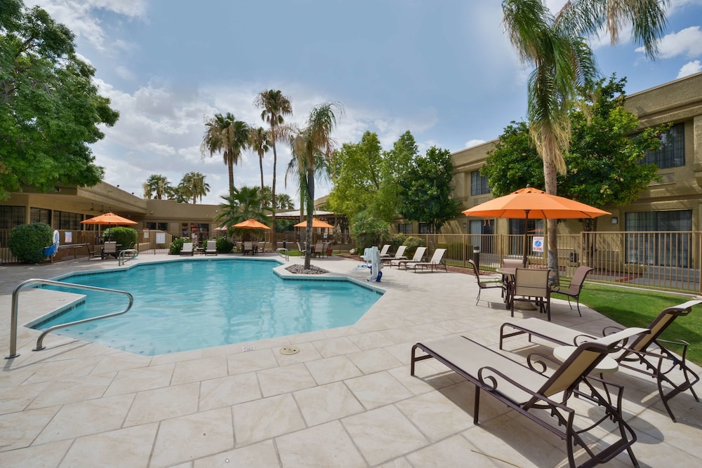 Wyndham Tucson Airport & Conference Center 62/66