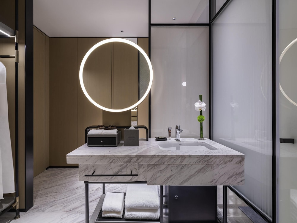 غرفة كلاسيكية بسرير كينج، Novotel Shanghai Wanyuan 7/7