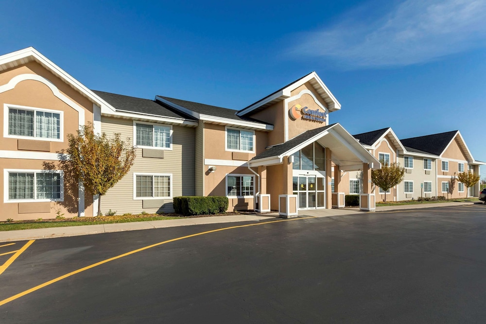 Comfort Inn Suites Jackson West Bend 1/38