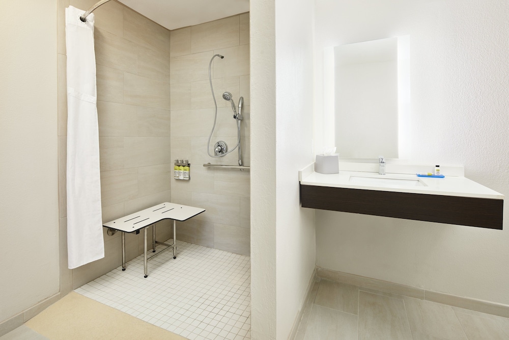 Holiday Inn Express Hotel & Suites Port Richey 20/63