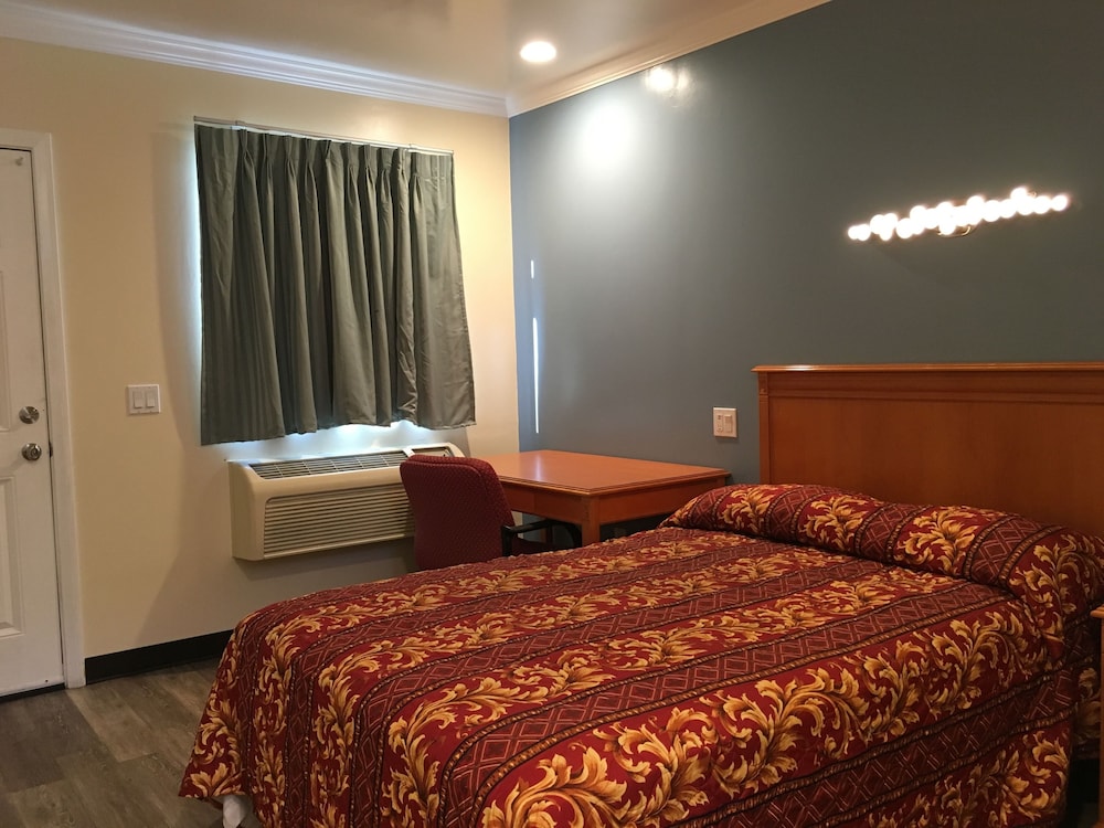 Lincoln Park Motel 12/50