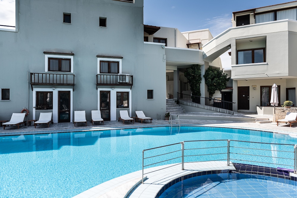 Casa Maria Hotel Apts 56/57