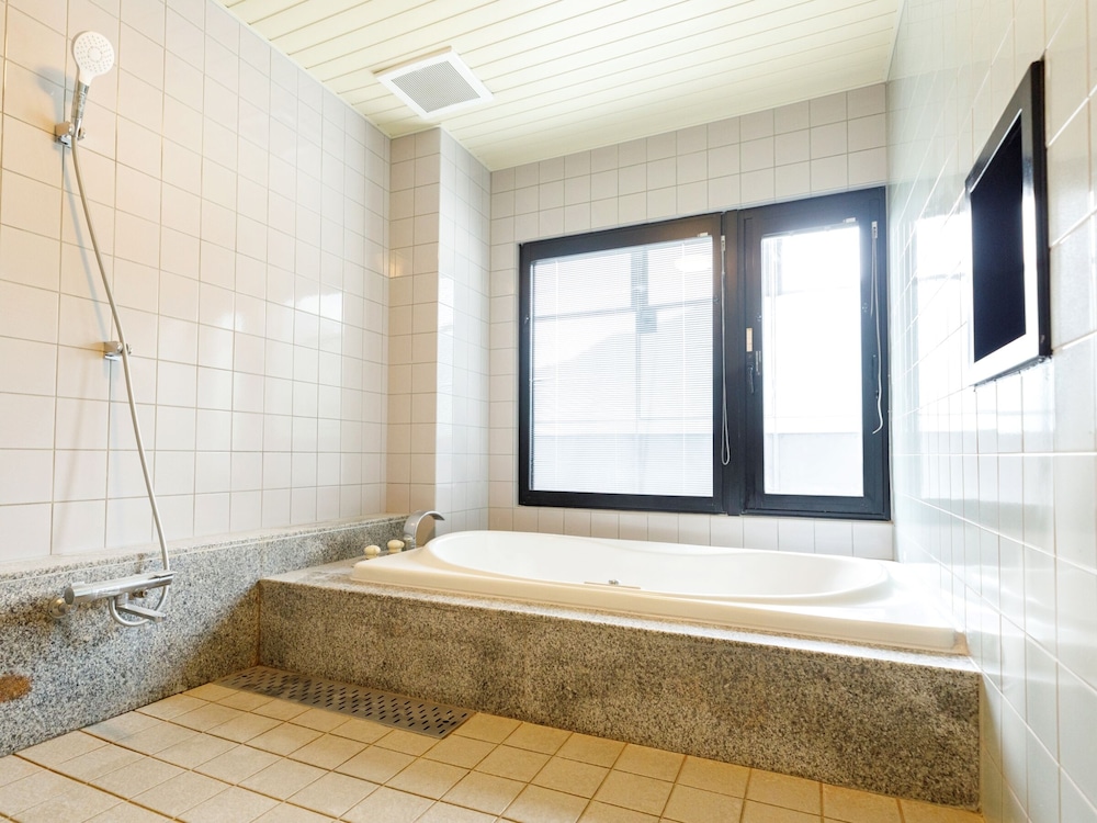 Beppu Kanko Hotel Ace 56/70