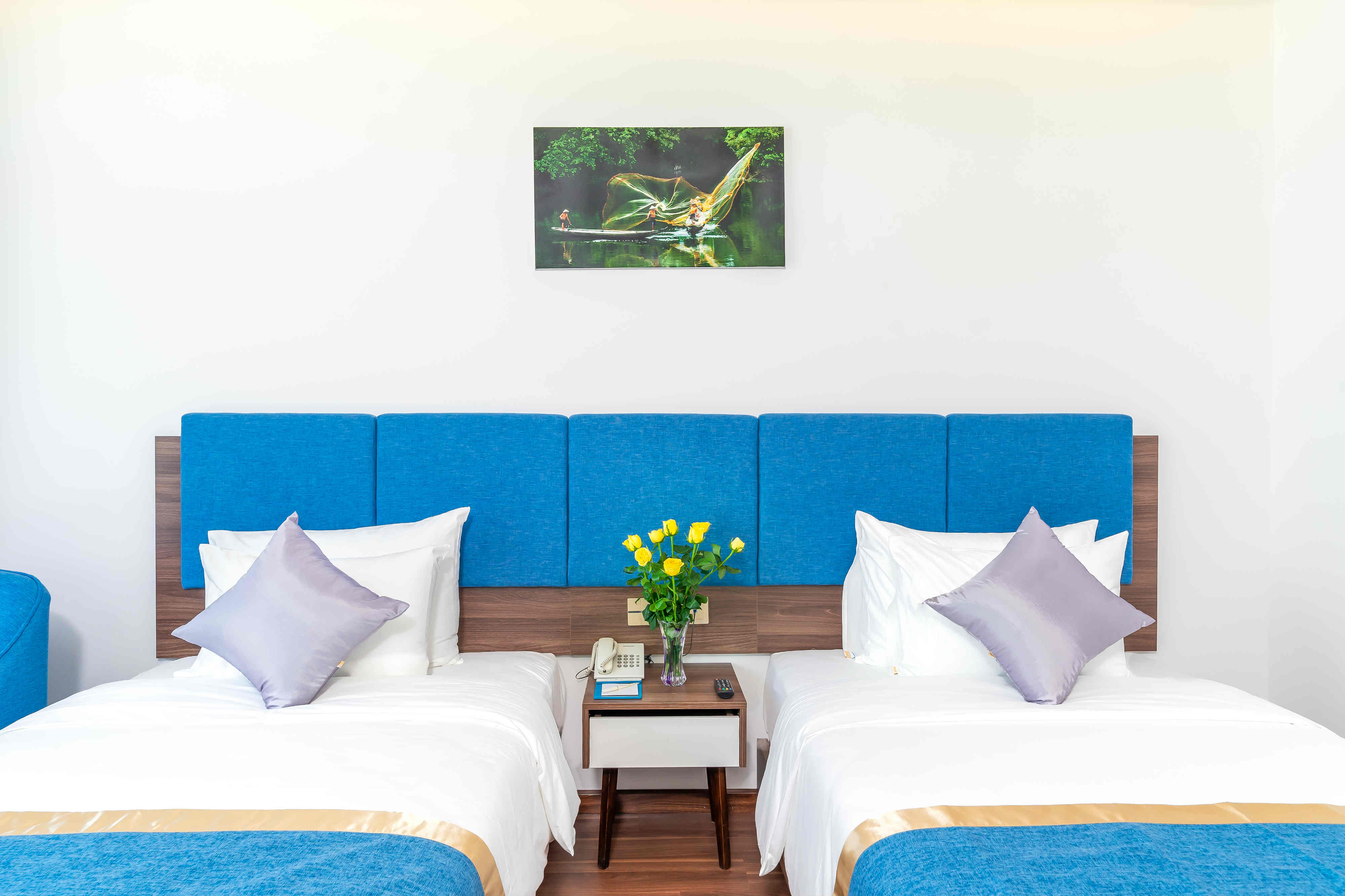Deluxe, Twin Beds, Mountain or Sea View