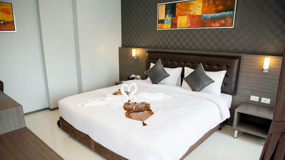 Picnic Hotel Bangkok 12/48