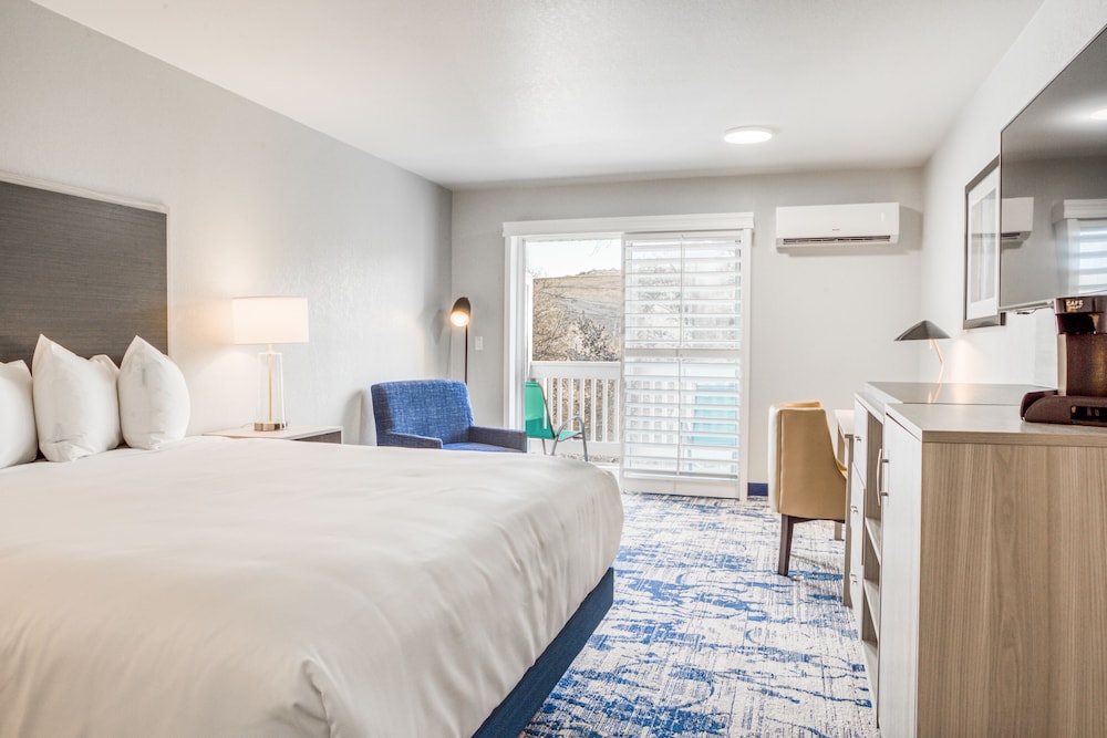 Creekside Inn Downtown 7/42