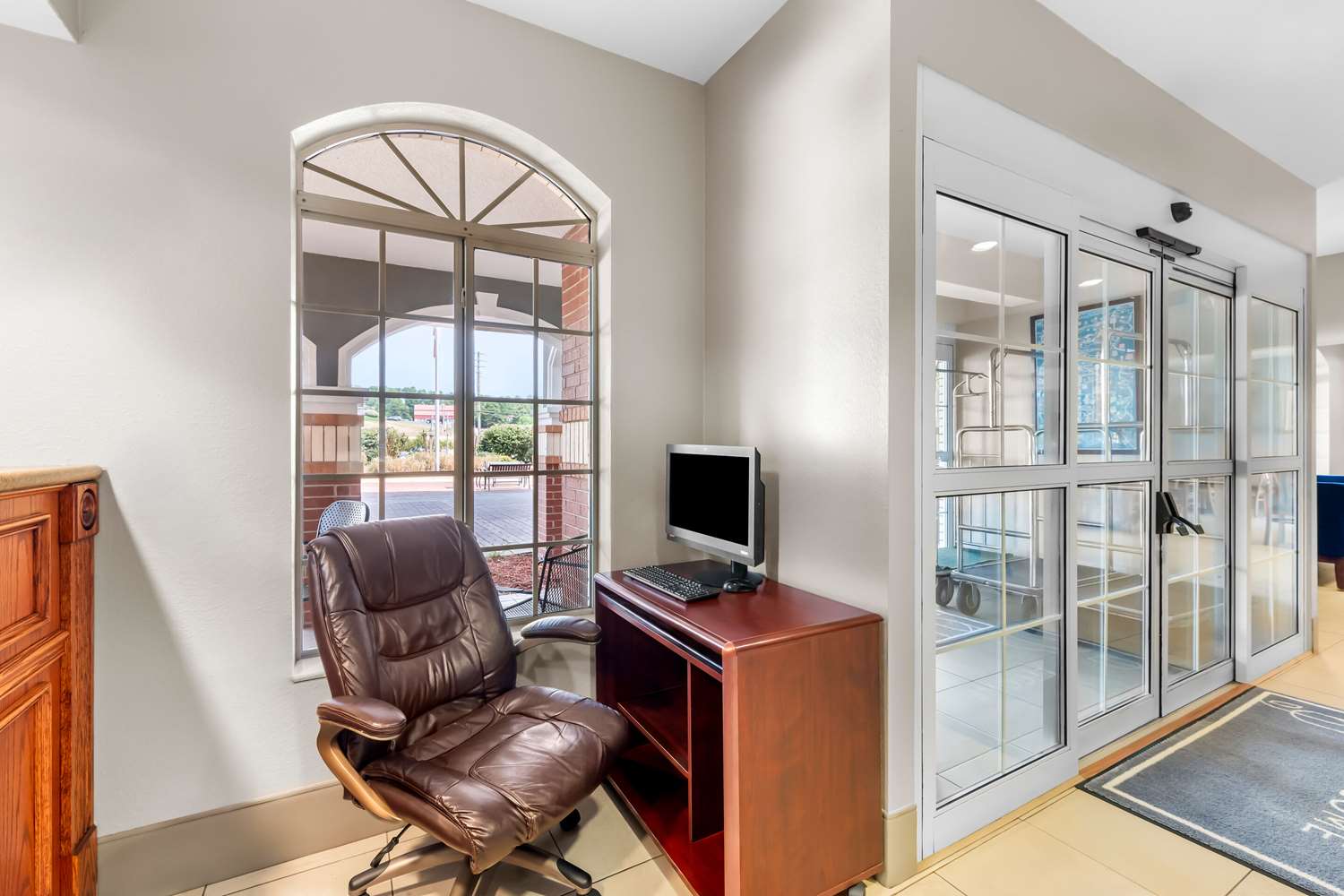 Country Inn & Suites by Radisson, Hot Springs, AR 10/15