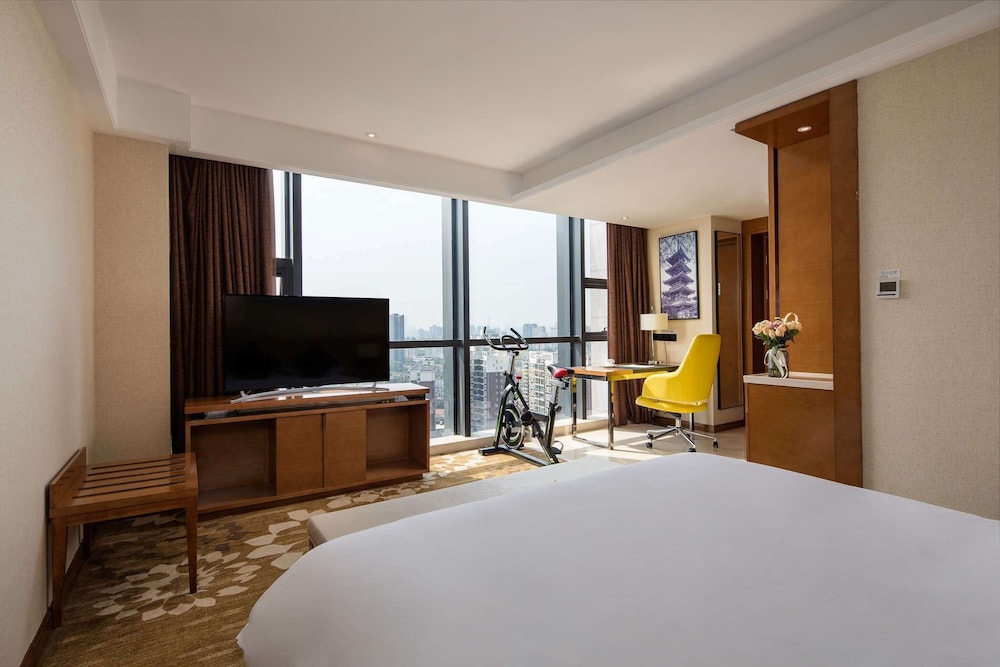 Ramada Encore by Wyndham Wuhan 18/42