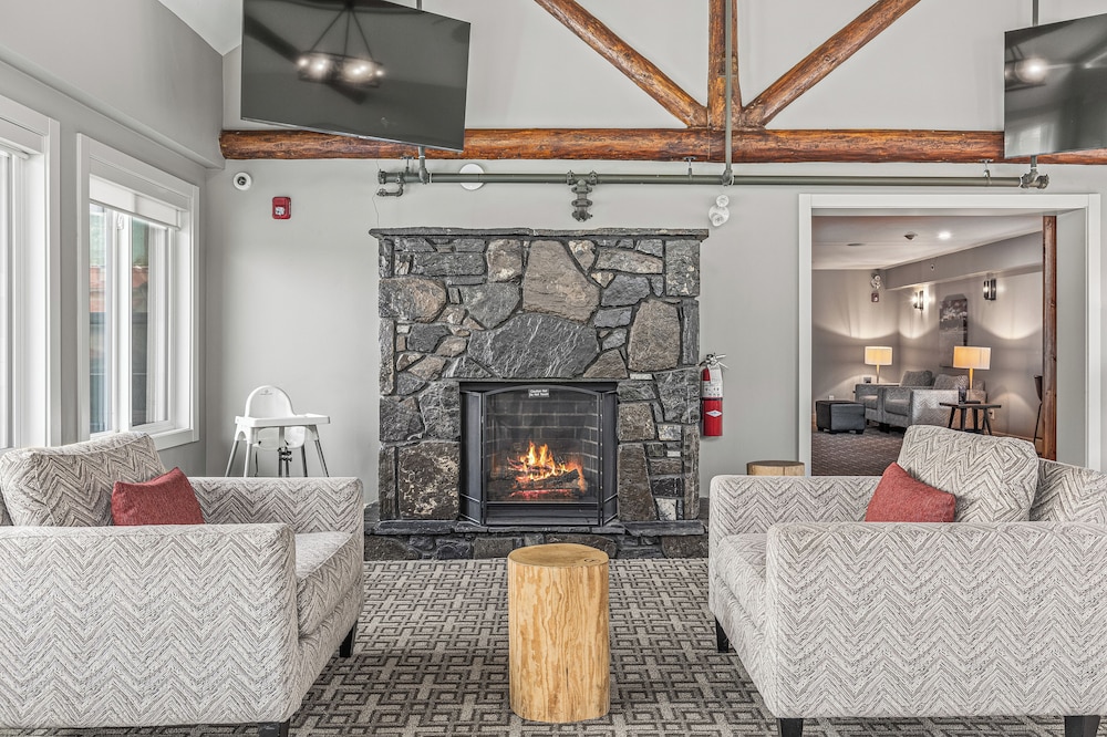Basecamp Lodge Canmore 50/63