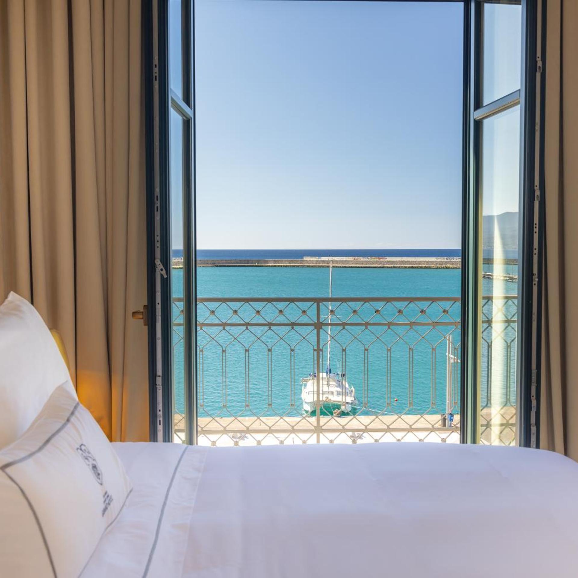 Deluxe, Double Bed, Sea View