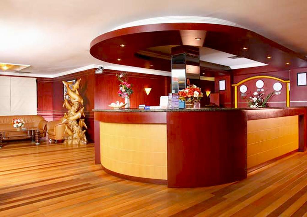Blue Atlantic International Hotel 1/18