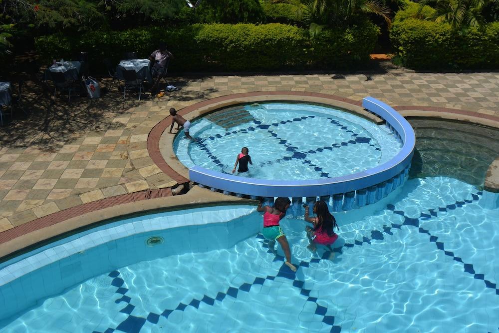 Le Savanna Country Lodge And Hotel 6/11