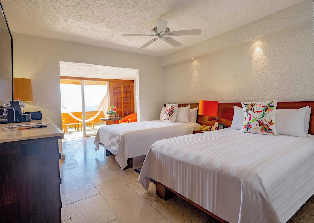 Las Brisas Ixtapa 10/74