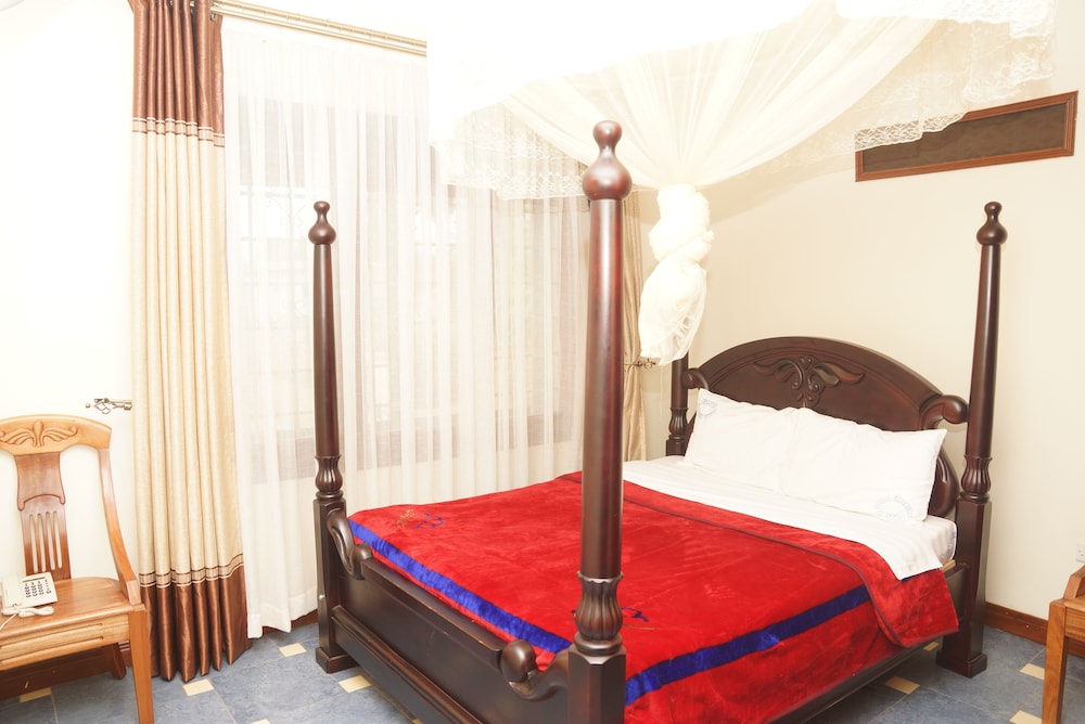 Cosmil Executive Suites 11/29