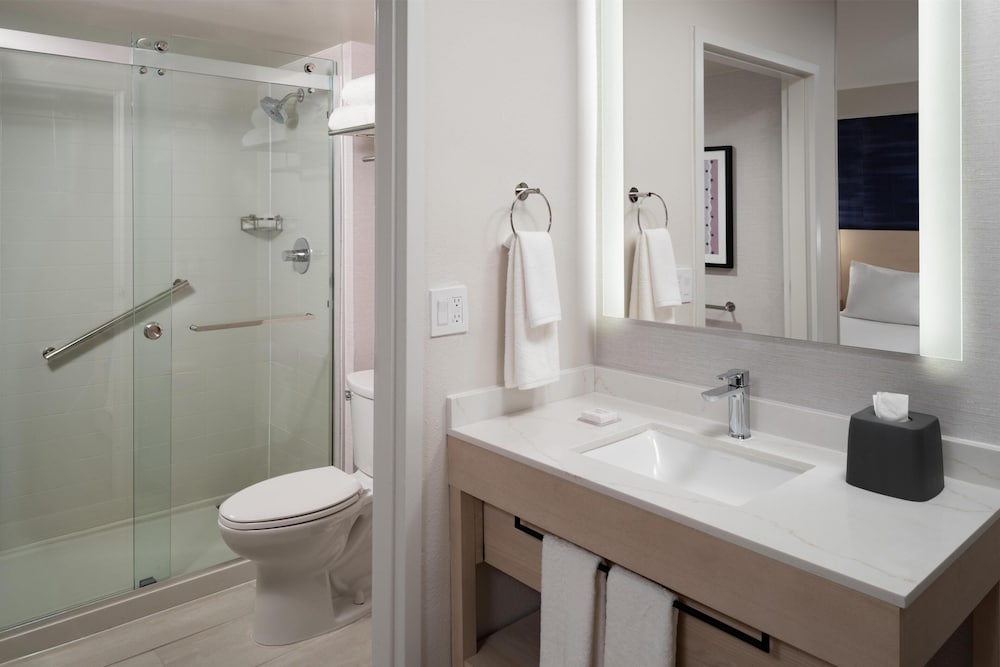 Hyatt Place Fort Lauderdale Cruise Port 44/47