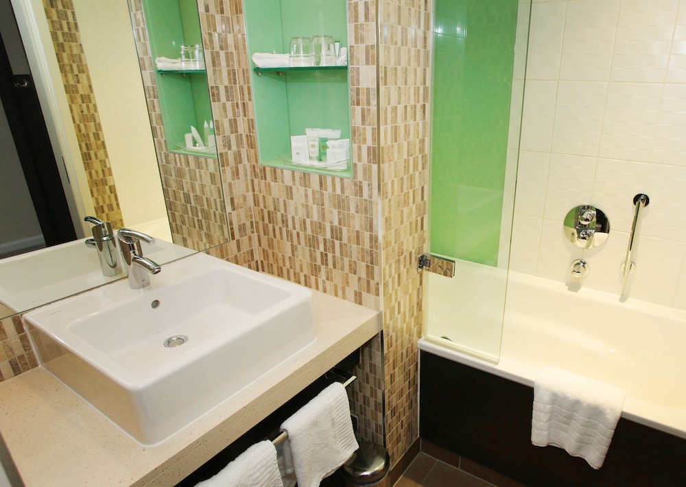 Crowne Plaza Reading East, An IHG hotel 48/49