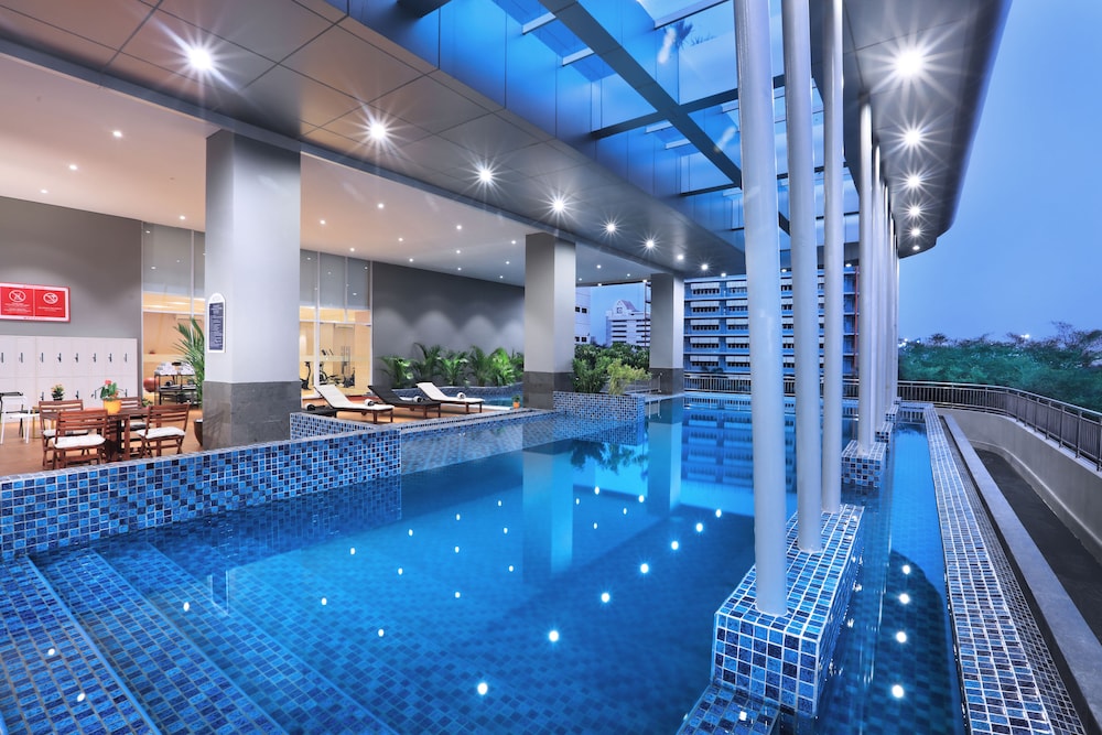 Aston Kartika Grogol Hotel and Conference Center 23/42