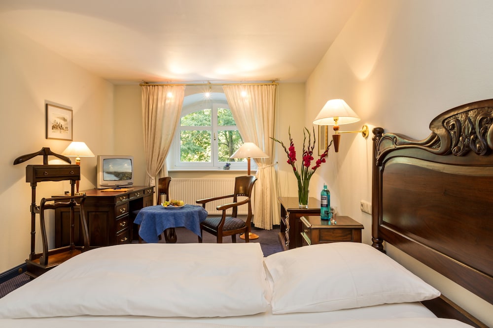 Schlosshotel Ralswiek 10/50