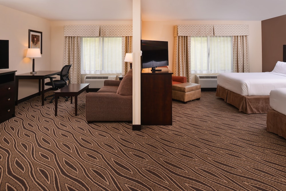 Holiday Inn Express Suites Washington Meadow Lands 50/70