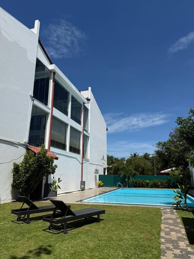 Blue Spring Hotel 34/38