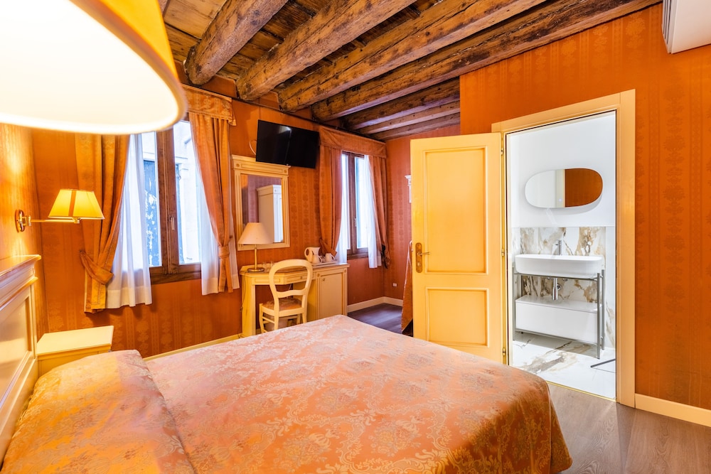 SUPERIOR, DOUBLE BED, TERRACE